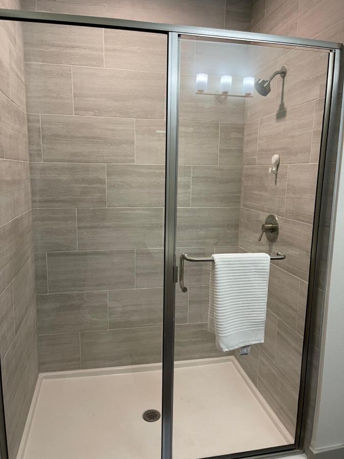 Cozy Retreat-Free Reserved Parking-Pool Аддисон Экстерьер фото